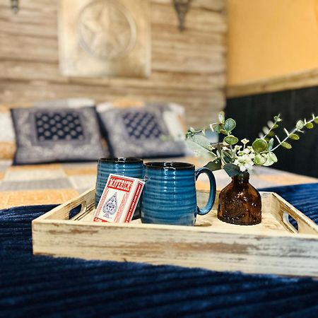 Acorn Hideaways Canton Rustic Old West Frontier Suite Eksteriør bilde