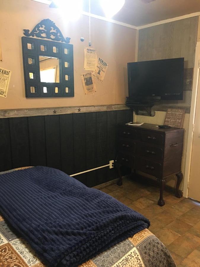 Acorn Hideaways Canton Rustic Old West Frontier Suite Eksteriør bilde