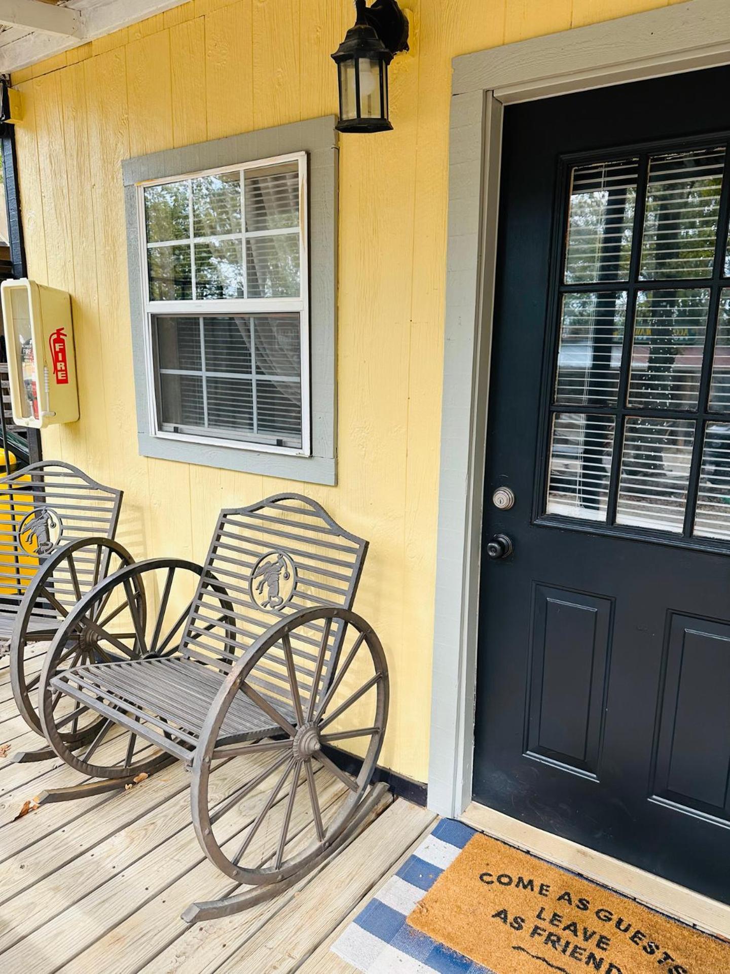 Acorn Hideaways Canton Rustic Old West Frontier Suite Eksteriør bilde